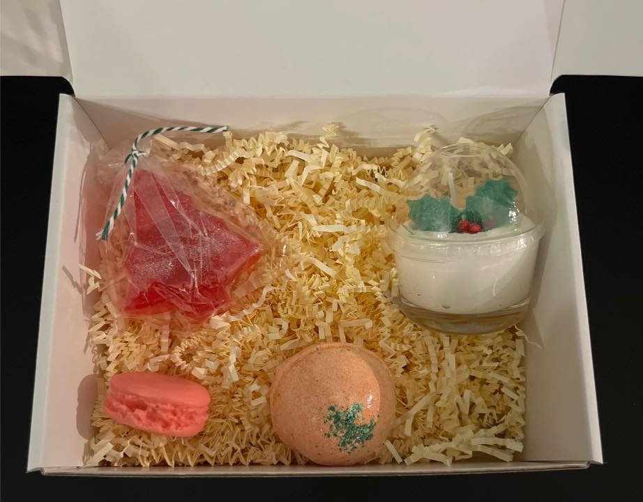 Coffret cadeau bougies, savons et parfum d'ambiance