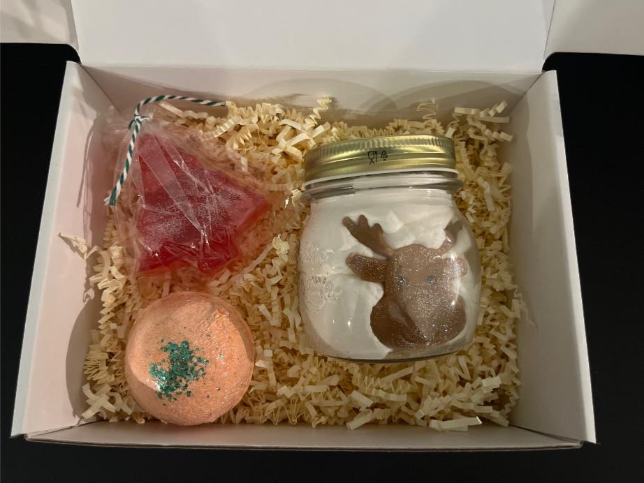 Coffret cadeau bougies, savons et parfum d'ambiance